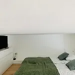 V Apartament