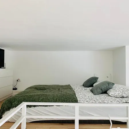Apartment V