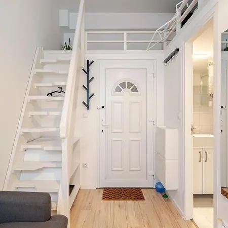 V Apartment Veszprem